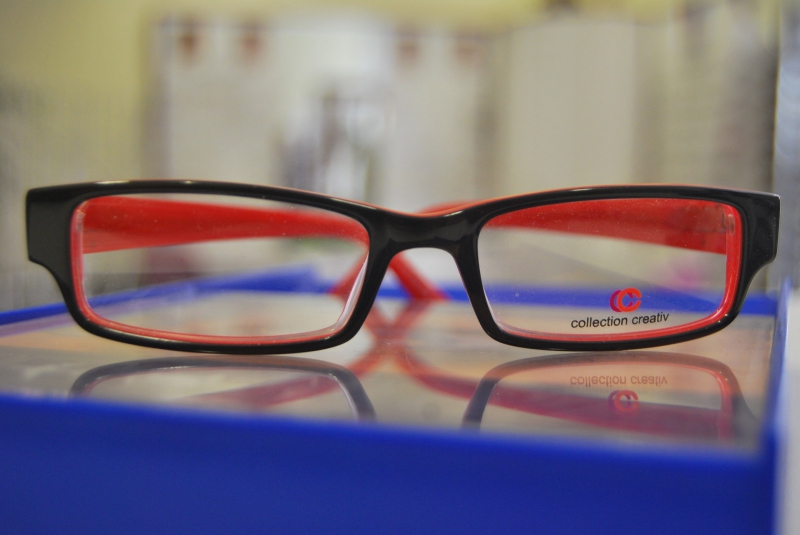 opticien-MONTAUROUX-min_view-sight-lens-frame-optics-spectacles-1141012-pxhere.com